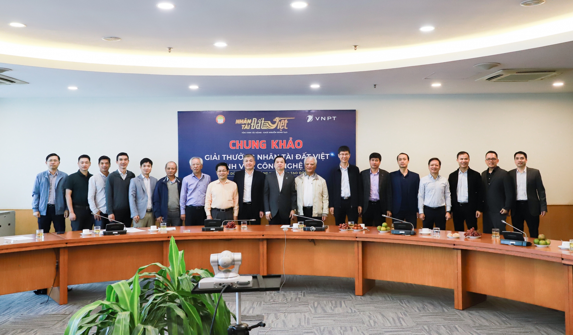 Chung khảo Nhân tài Đất Việt 2025 lĩnh vực Công nghệ số