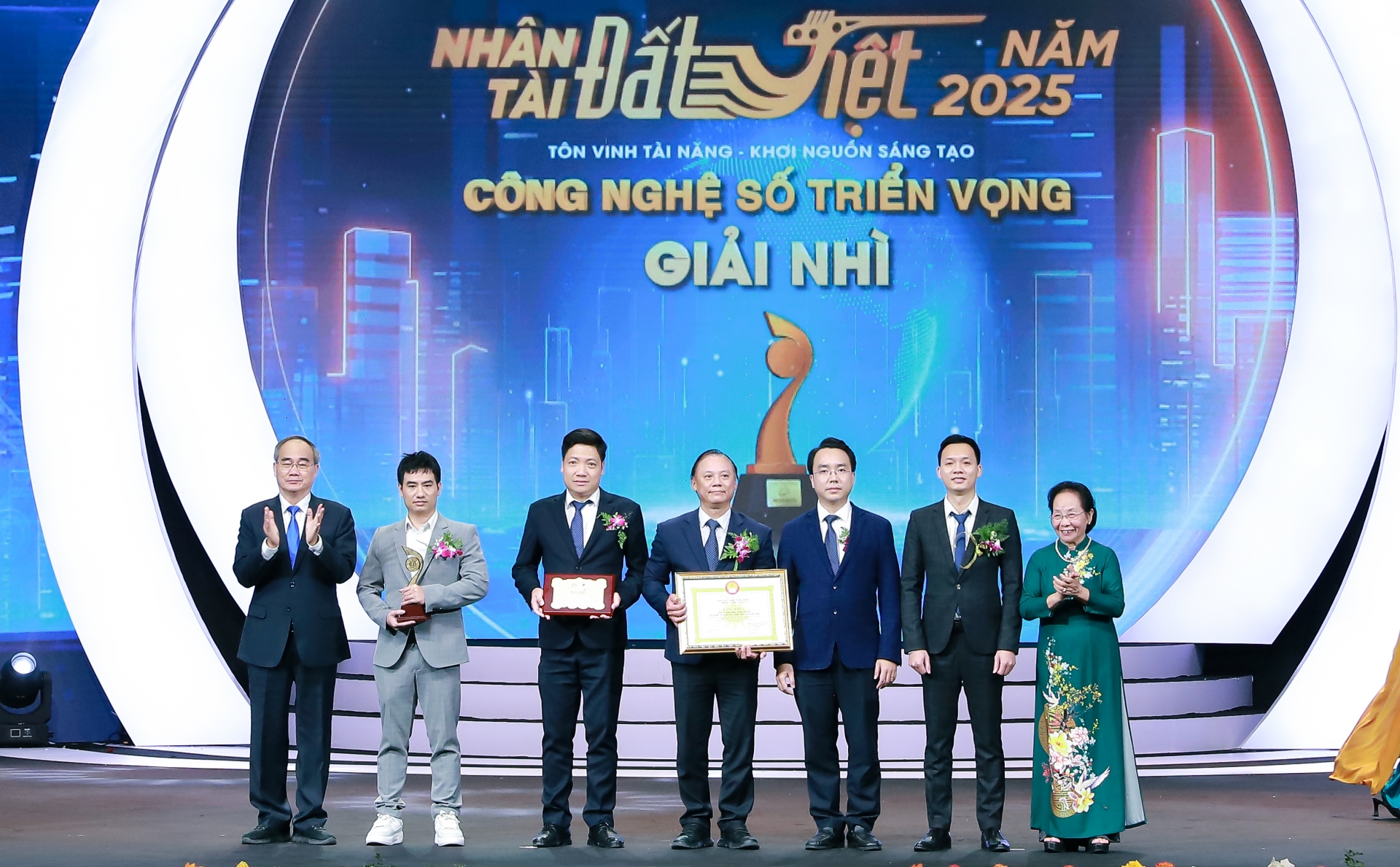 Lễ trao giải Nhân tài Đất Việt 2025 : 20 năm hành trình tôn vinh trí tuệ Việt