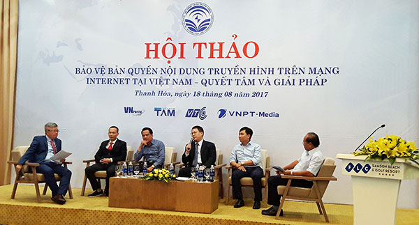 Ông Nguyễn Văn Tấn - Phó Tổng Giám đốc VNPT-Media chia sẻ thông tin tại Hội thảo 