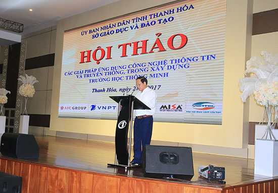 Meritorious teacher-Deputy Director of Department of Education and Training reported at the workshop