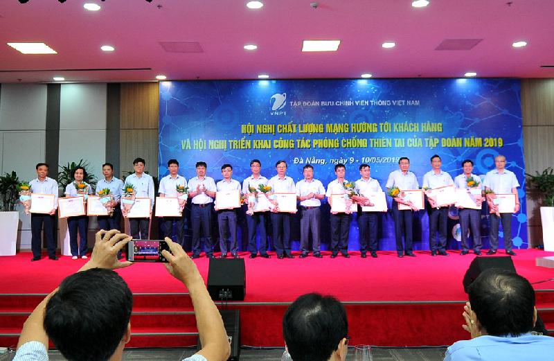 14 đơn vị trực thuộc và cơ sở đón nhận Bằng khen của Tập đoàn