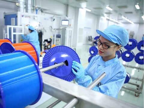Việc xây dựng và đưa vào hoạt động nhà máy sản xuất sợi thủy tinh dùng cho thông tin quang của Công ty Postef thuộc Tập đoàn VNPT là một bước đi có ý nghĩa hết sức quan trọng