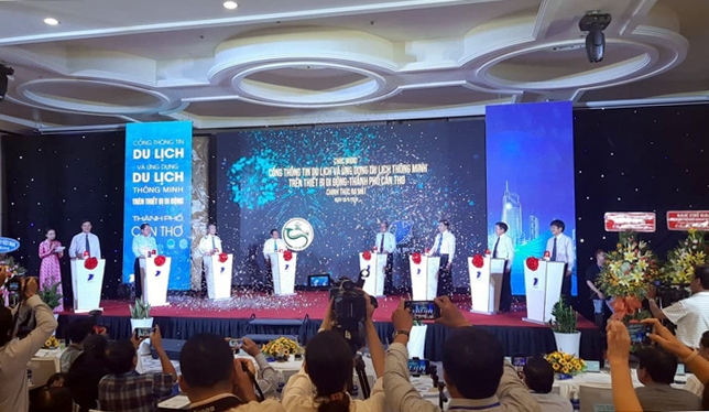 Nghi thức khai trương Cổng thông tin và ứng dụng Du lịch thông minh Tp. Cần Thơ